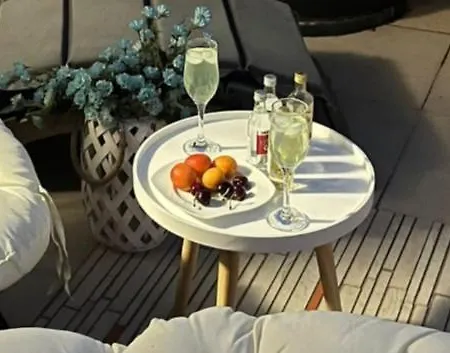 Fox Apartment *